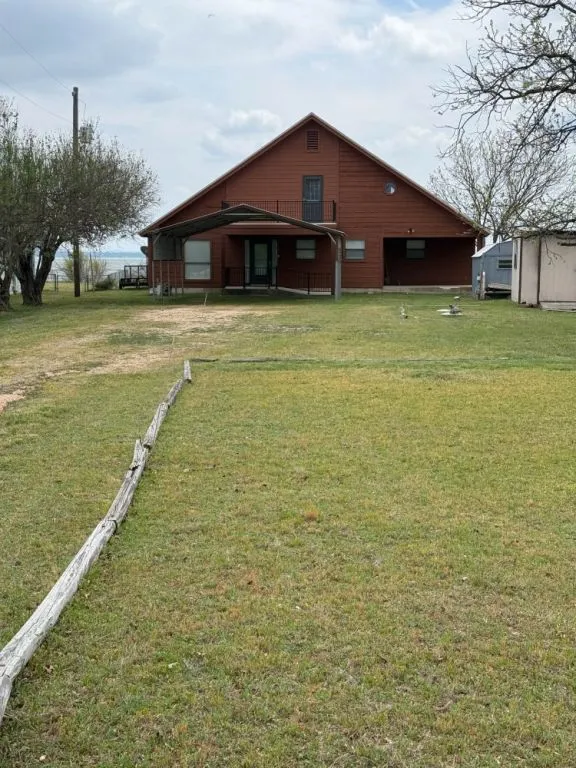 746 E Island Drive Bluffton, TX 78607