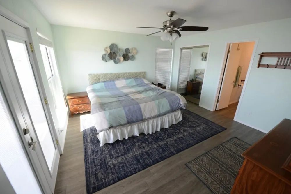 746 E Island Drive Bluffton, TX 78607