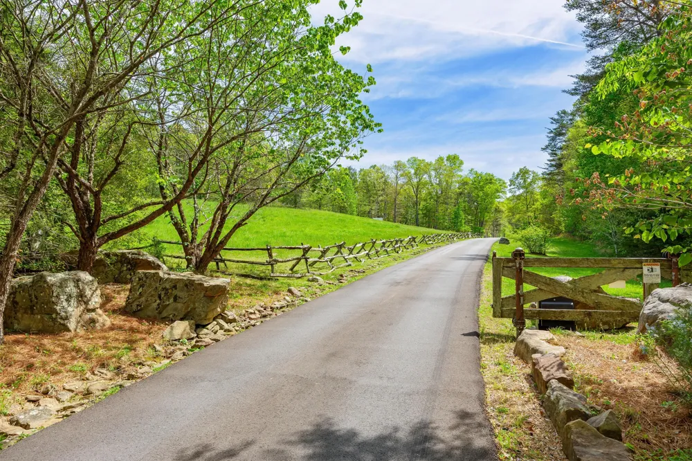756 Long Branch Road Lookout Mountain, GA 30750