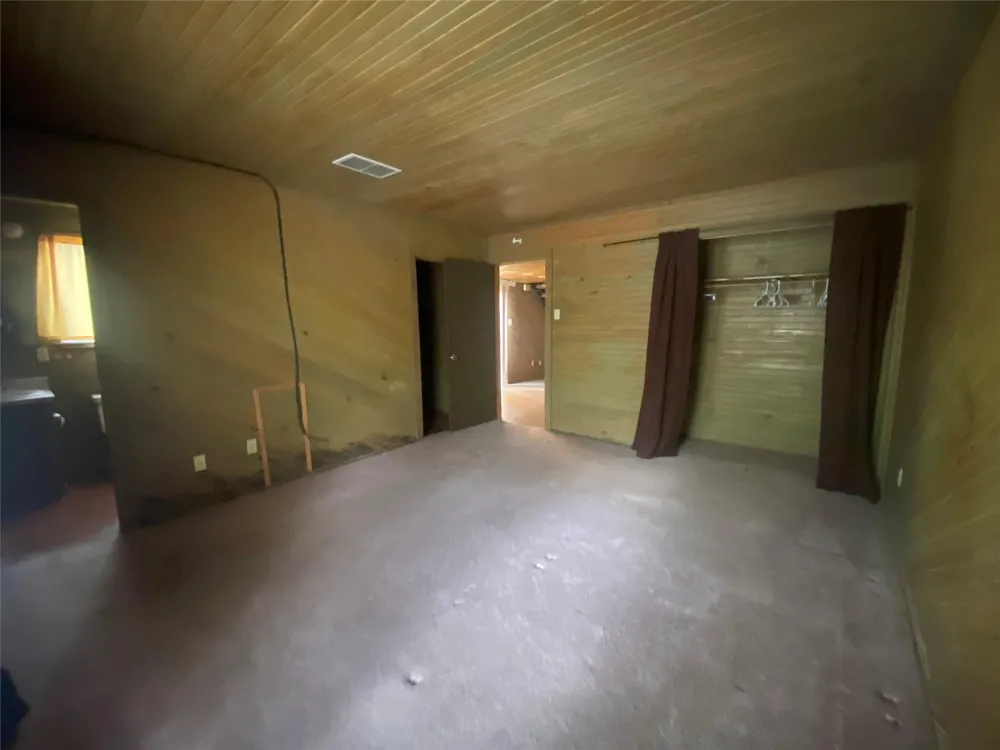 24605 Pools Creek E Huntsville, TX 77320
