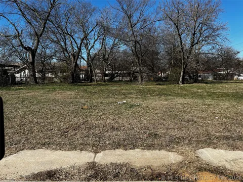 711 E Main