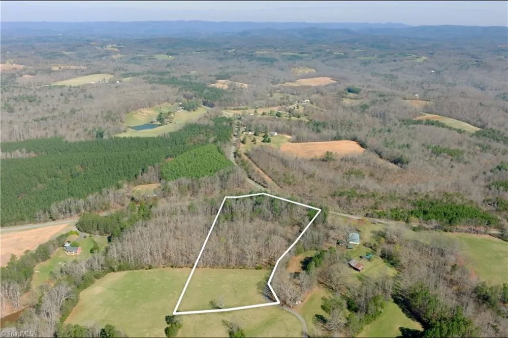 1019-12 George Road Westfield, NC 27053