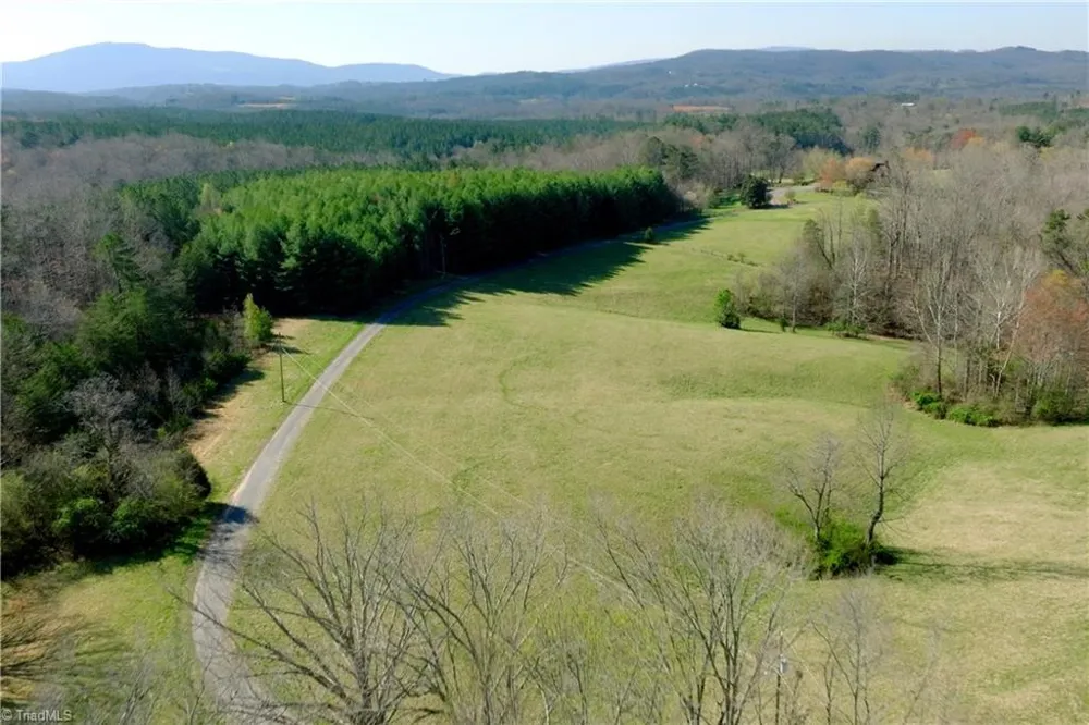 1019-12 George Road Westfield, NC 27053