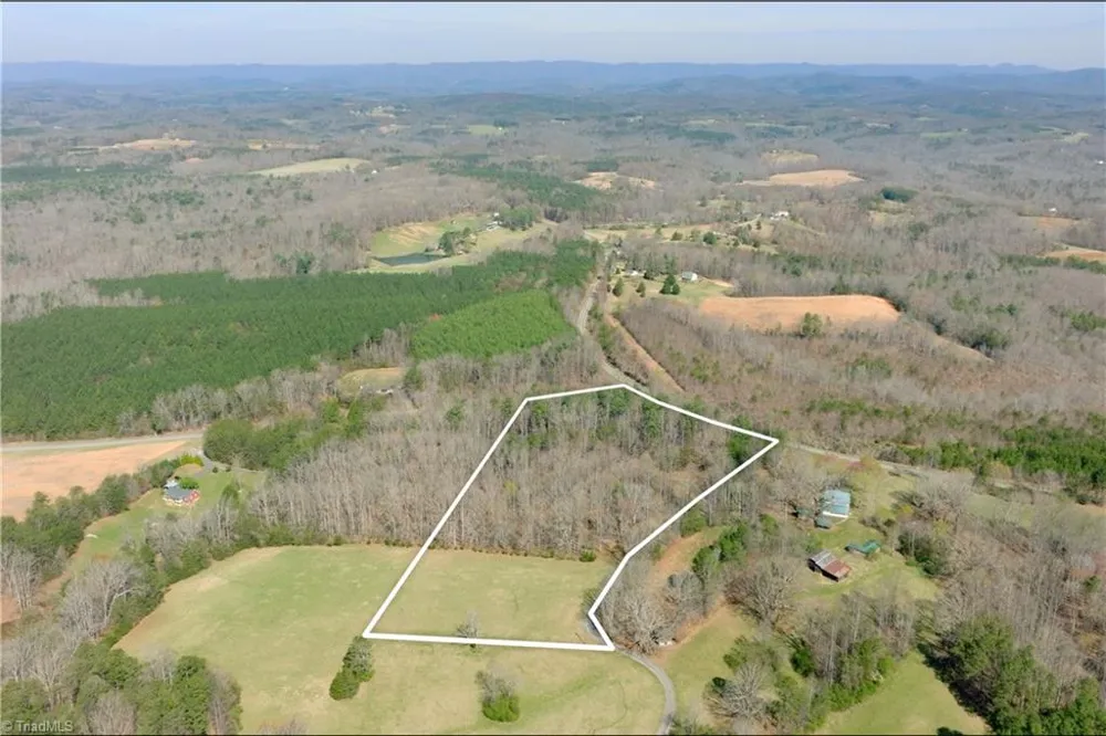 1019-12 George Road Westfield, NC 27053