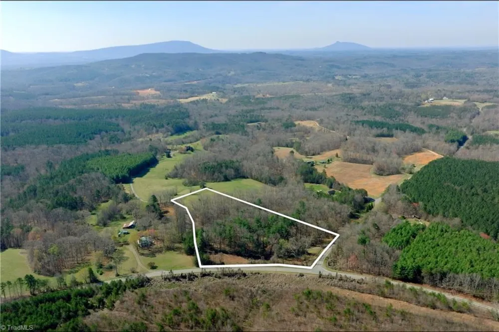 1019-12 George Road Westfield, NC 27053