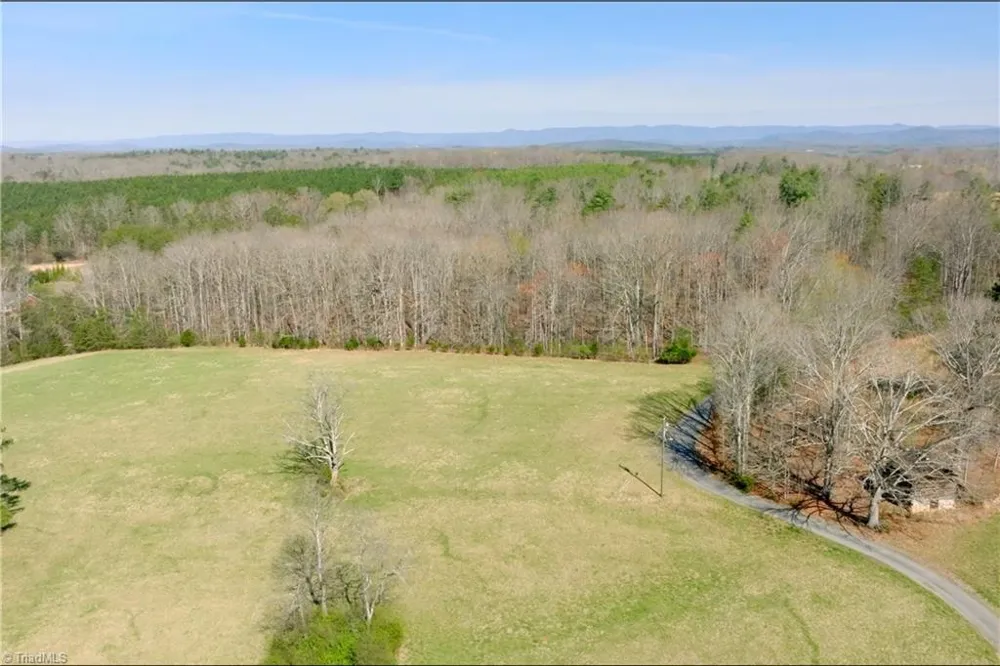 1019-12 George Road Westfield, NC 27053