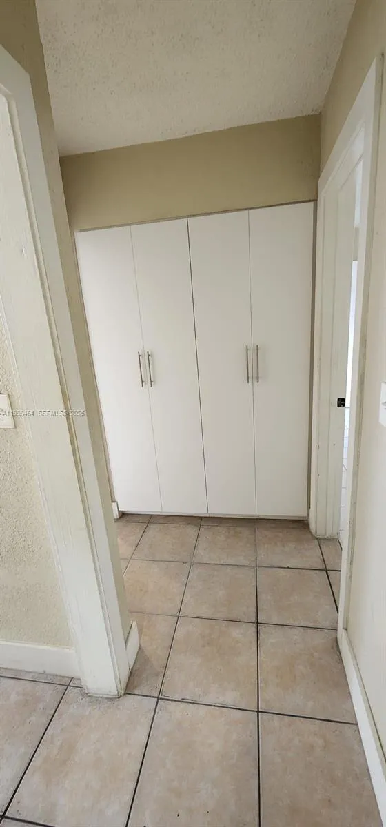 880 E 26th St Hialeah, FL 33013