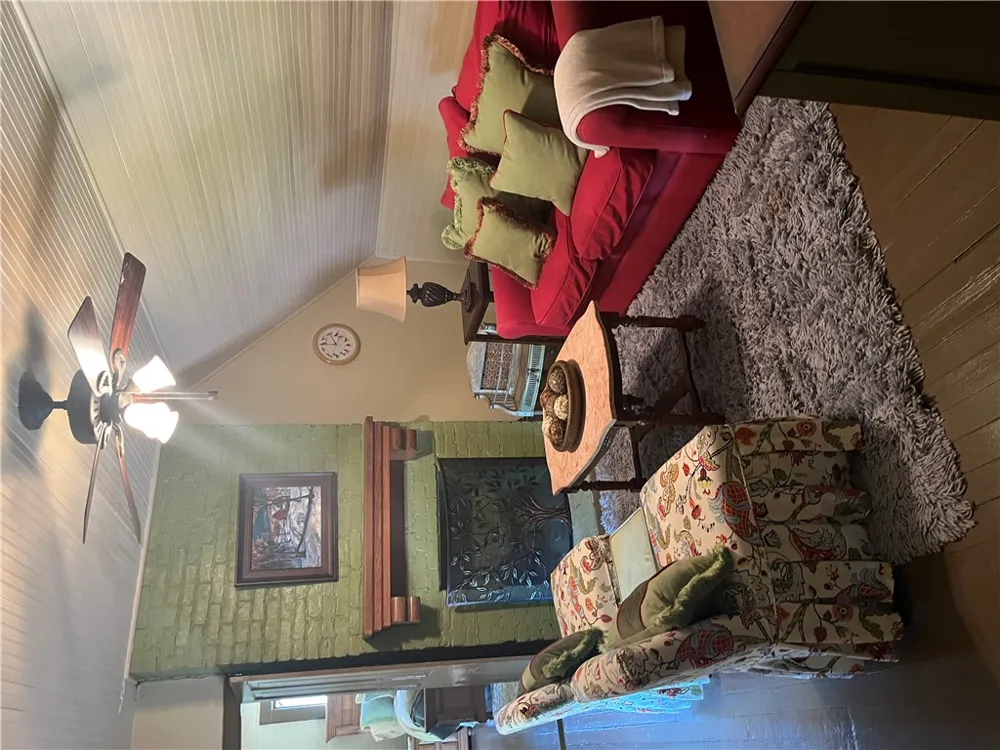 1100 Maple Calvert, TX 77837