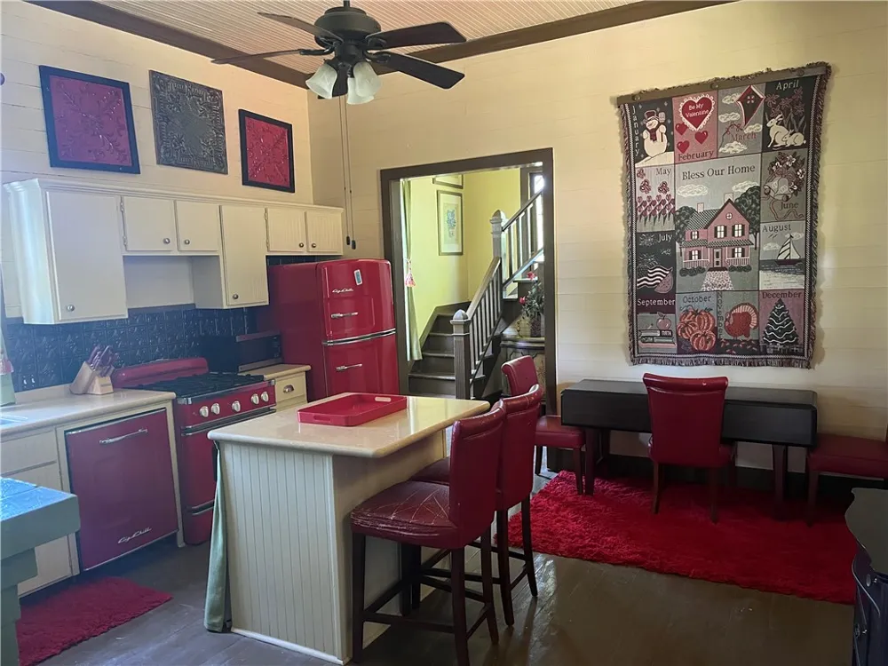 1100 Maple Calvert, TX 77837