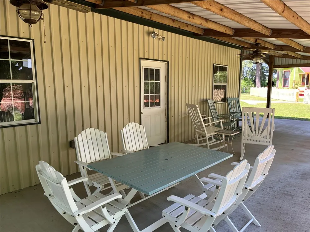 1100 Maple Calvert, TX 77837