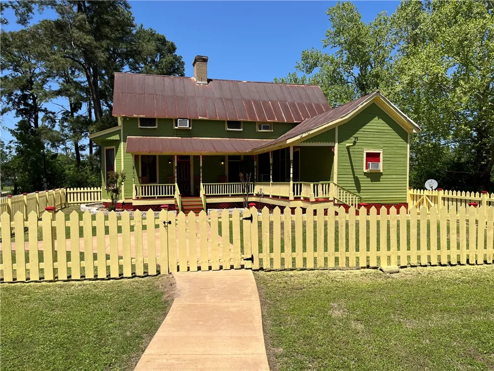 1100 Maple Calvert, TX 77837
