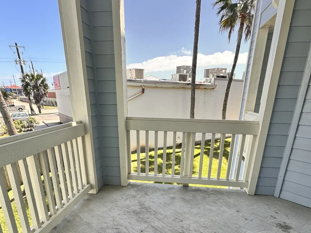 7000 Seawall Boulevard #125 Galveston, TX 77551