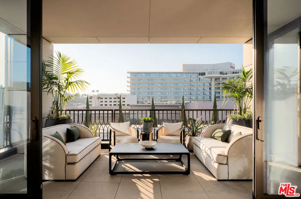 9900 S Santa Monica Boulevard #PHE Beverly Hills, CA 90212