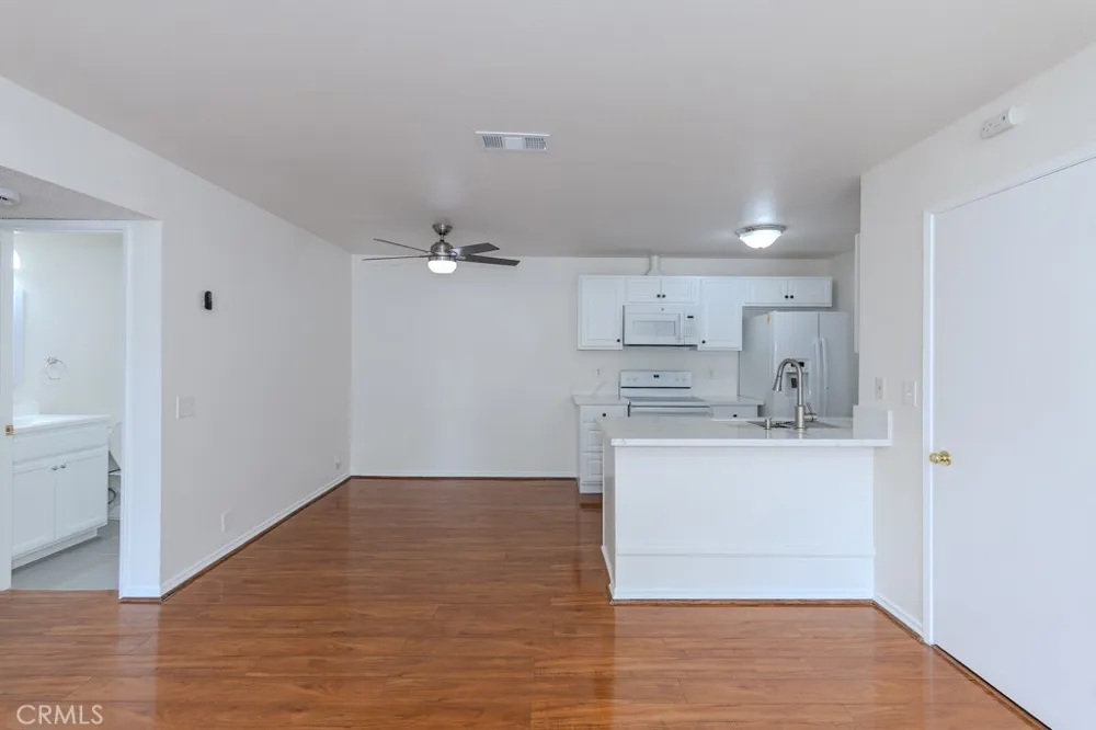23222 Orange #4 Lake Forest, CA 92630
