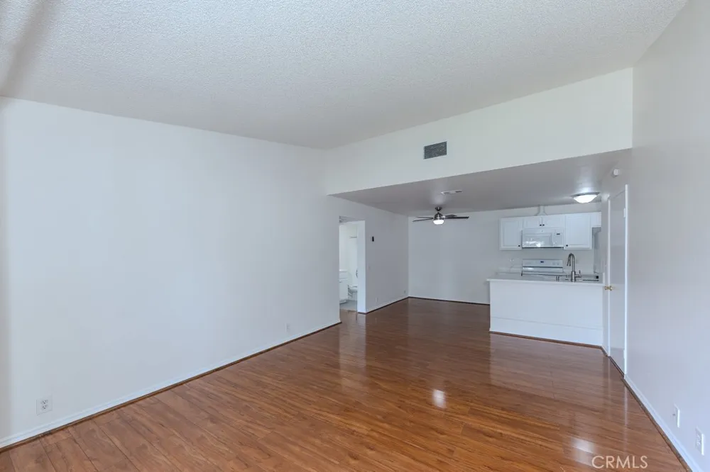23222 Orange #4 Lake Forest, CA 92630
