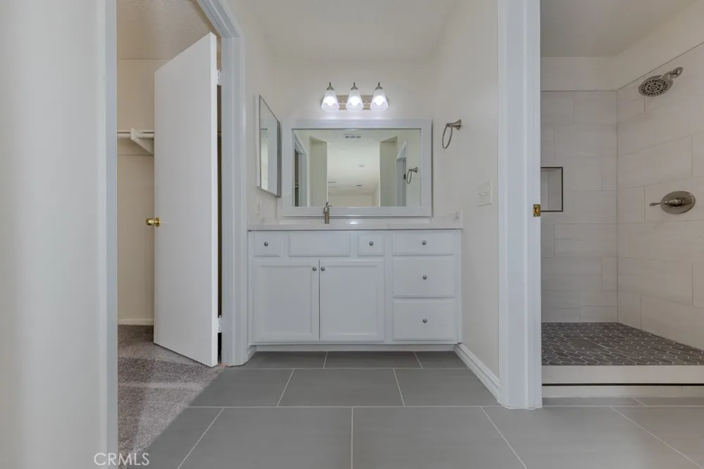 23222 Orange #4 Lake Forest, CA 92630