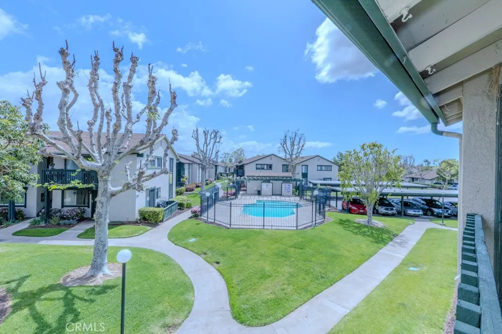 23222 Orange #4 Lake Forest, CA 92630