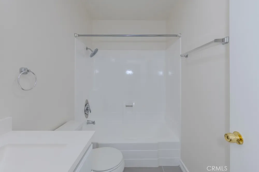 23222 Orange #4 Lake Forest, CA 92630