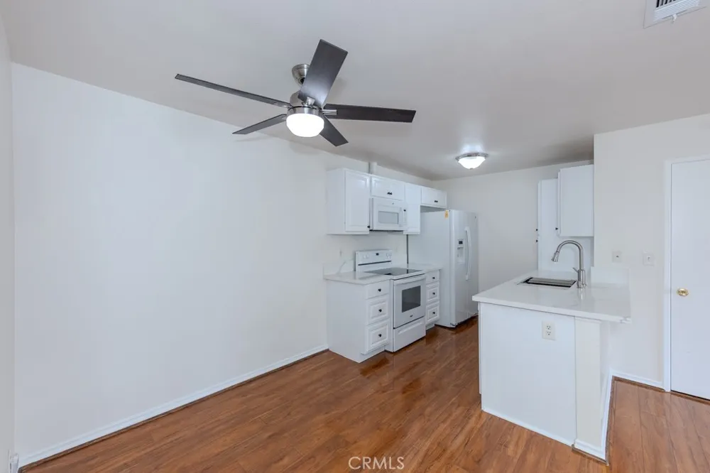 23222 Orange #4 Lake Forest, CA 92630