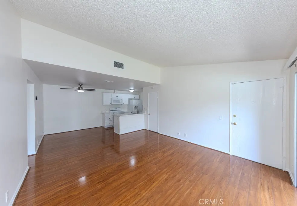 23222 Orange #4 Lake Forest, CA 92630