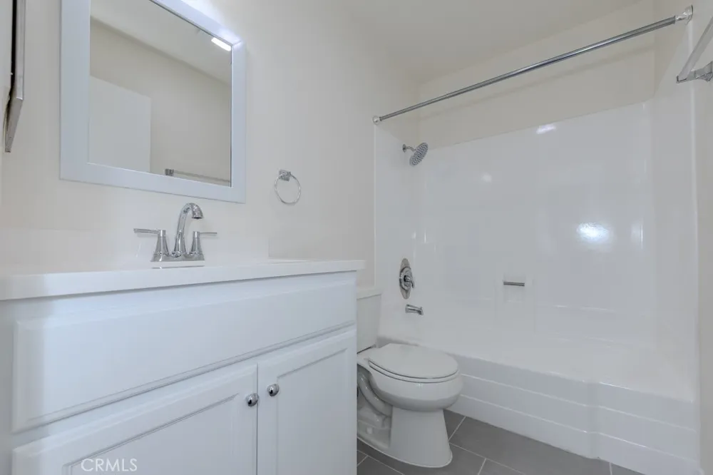 23222 Orange #4 Lake Forest, CA 92630