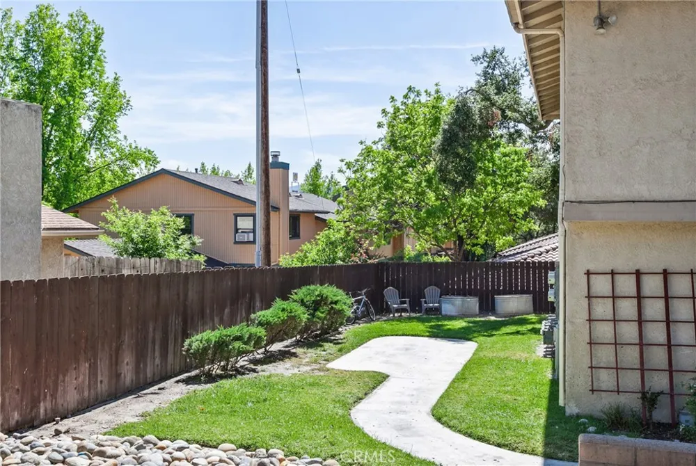 9780 Las Lomas #9 Atascadero, CA 93422