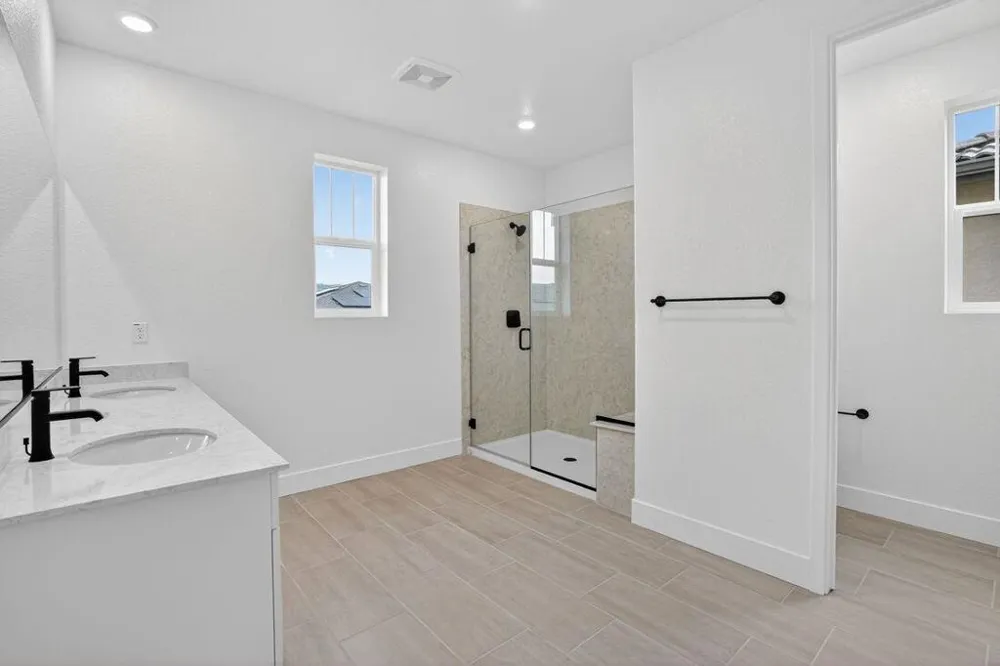 196 Golden Gate Lane Vacaville, CA 95687