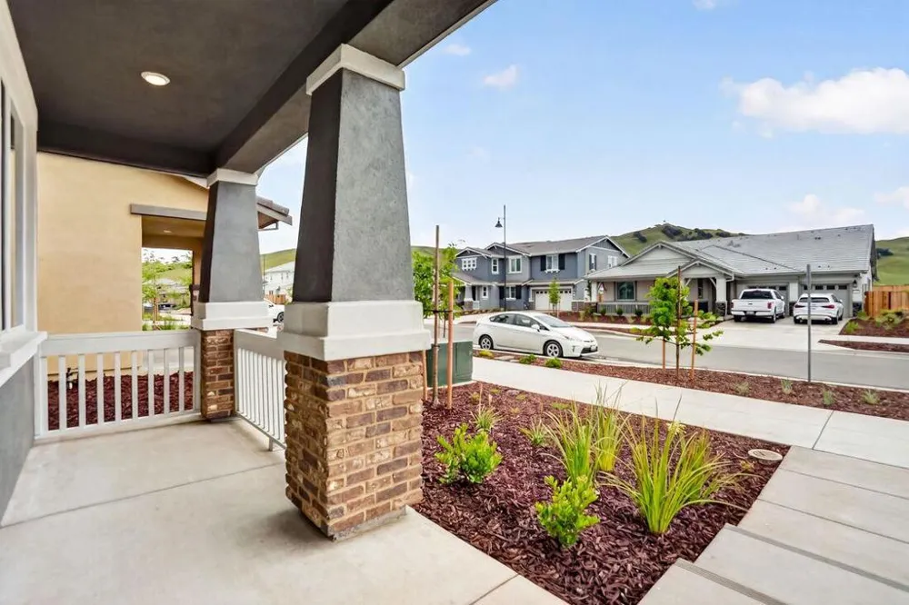 196 Golden Gate Lane Vacaville, CA 95687