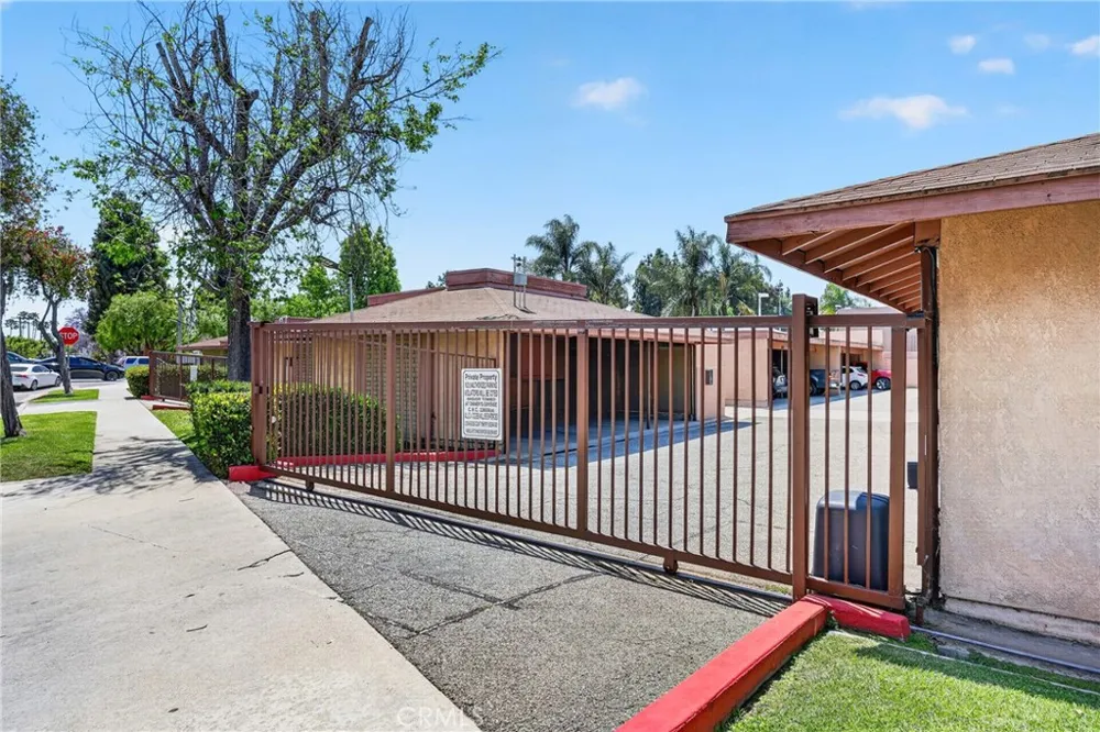 5905 Rosemead Blvd #21 Pico Rivera, CA 90660