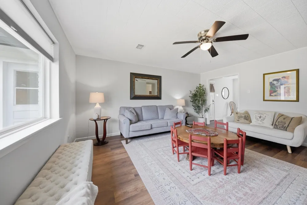 1620 W Us Highway 290 Carmine, TX 78932