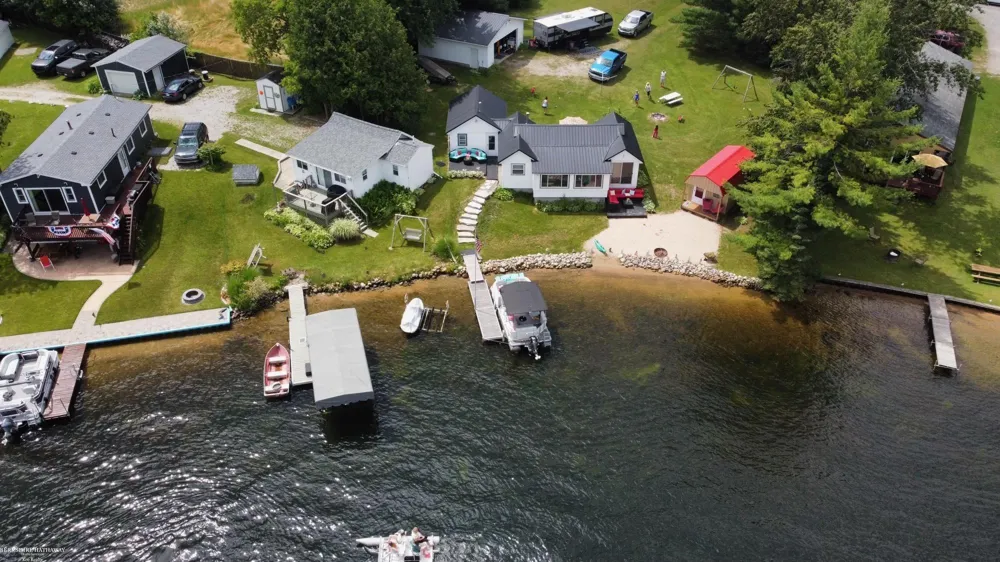 4978 Long Lake Road Plainfield Township, MI 48739