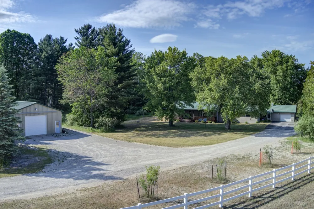 4793 E Duck Lake Road Green Lake Township, MI 49637