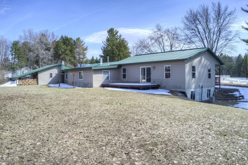 4793 E Duck Lake Road Green Lake Township, MI 49637
