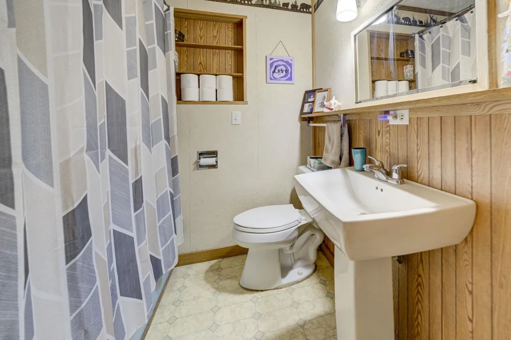 4793 E Duck Lake Road Green Lake Township, MI 49637