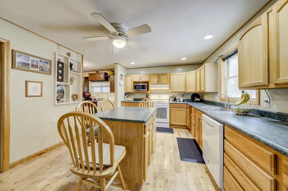 4793 E Duck Lake Road Green Lake Township, MI 49637