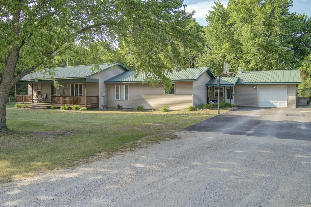 4793 E Duck Lake Road Green Lake Township, MI 49637
