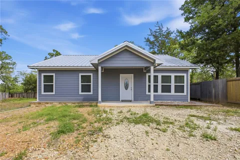 100 Walnut Circle