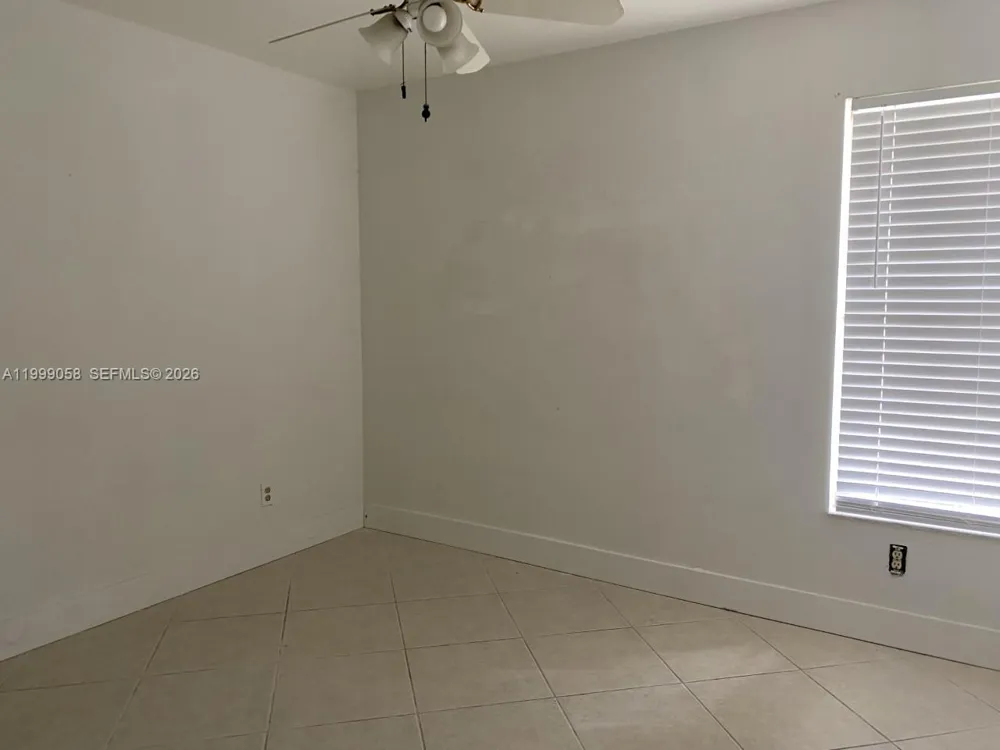 219 SE 8th St #601 Hallandale Beach, FL 33009
