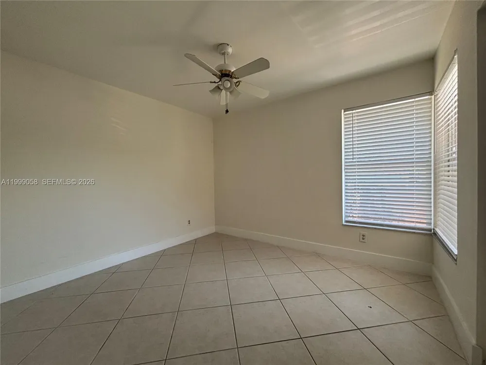 219 SE 8th St #601 Hallandale Beach, FL 33009