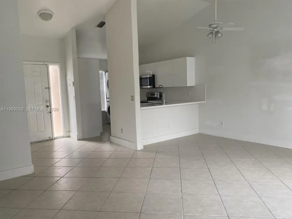 219 SE 8th St #601 Hallandale Beach, FL 33009