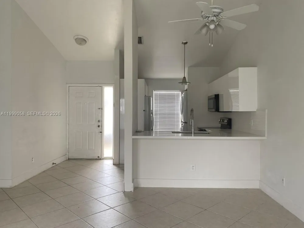 219 SE 8th St #601 Hallandale Beach, FL 33009