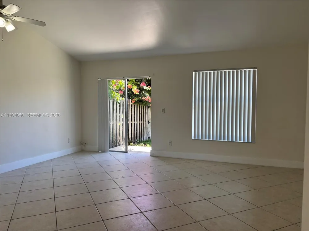219 SE 8th St #601 Hallandale Beach, FL 33009