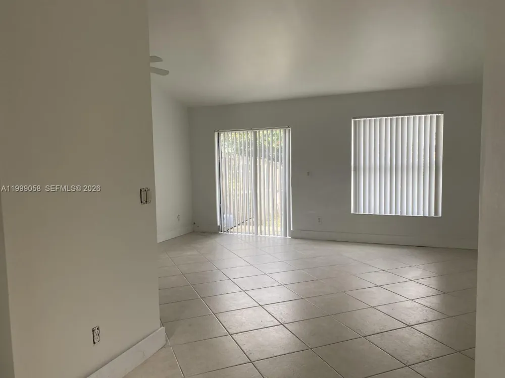 219 SE 8th St #601 Hallandale Beach, FL 33009