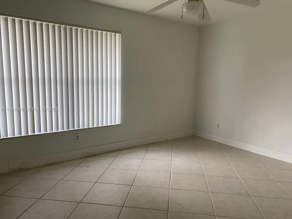 219 SE 8th St #601 Hallandale Beach, FL 33009