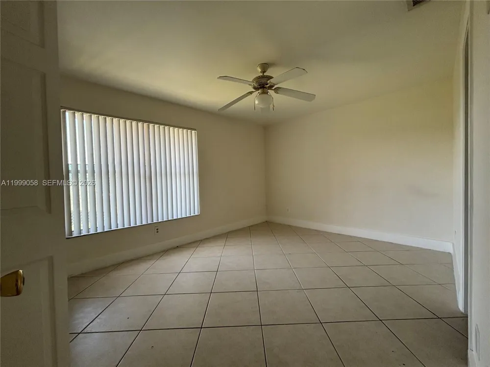 219 SE 8th St #601 Hallandale Beach, FL 33009