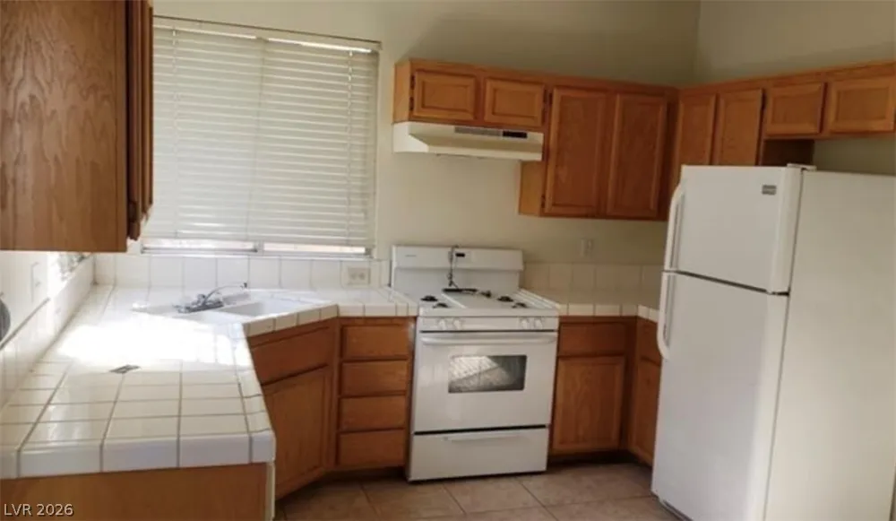 2764 TROTWOOD LANE Las Vegas, NV 89108