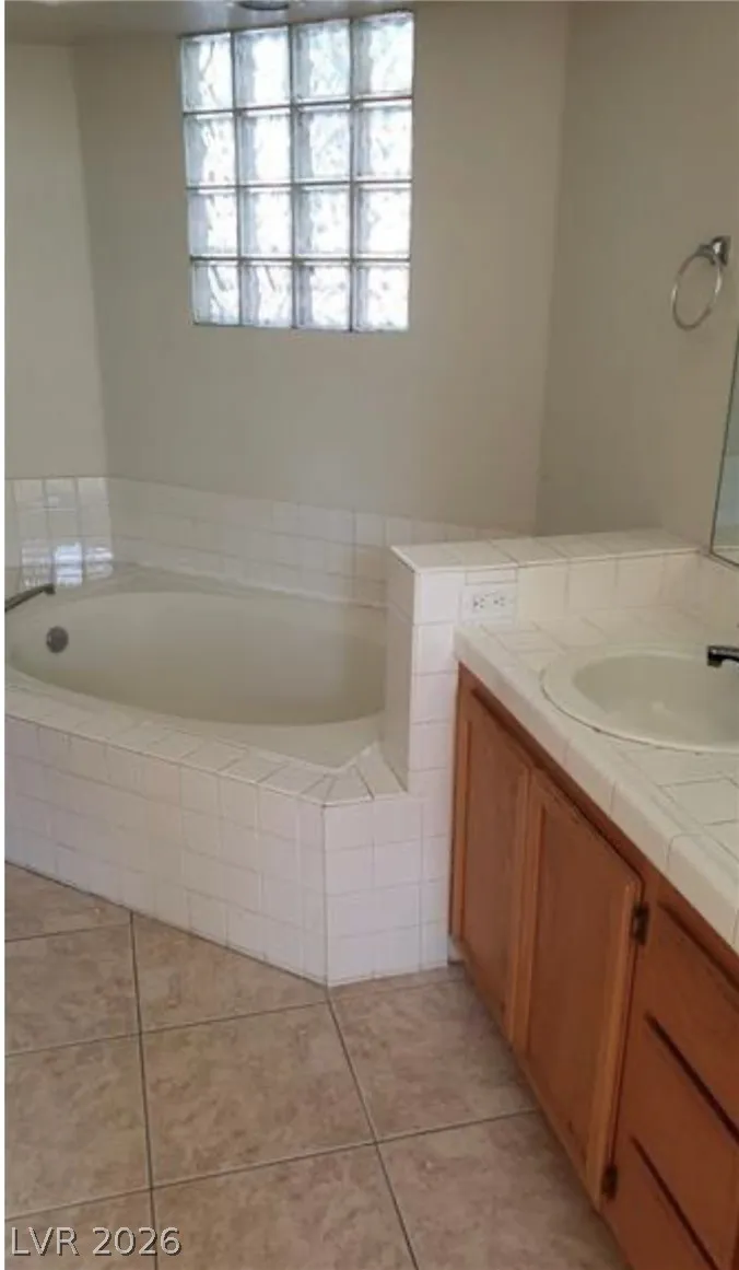 2764 TROTWOOD LANE Las Vegas, NV 89108