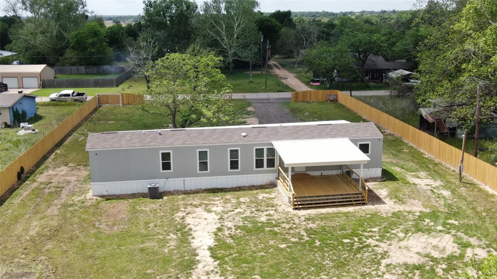 335 County Road 352 Gause, TX 77857