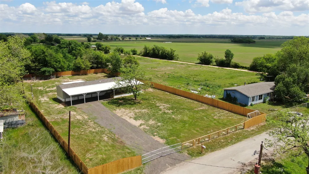 335 County Road 352 Gause, TX 77857