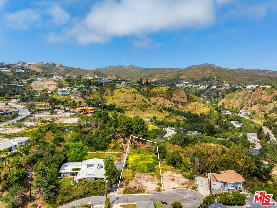 959 Chattanooga Avenue Pacific Palisades, CA 90272